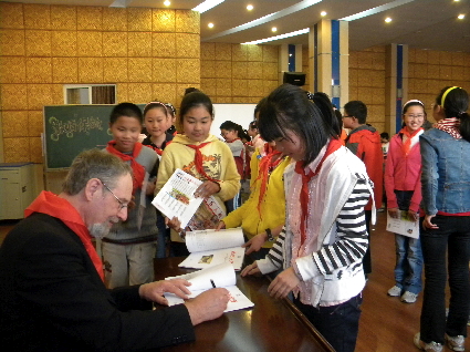 Signieren von Büchern in China